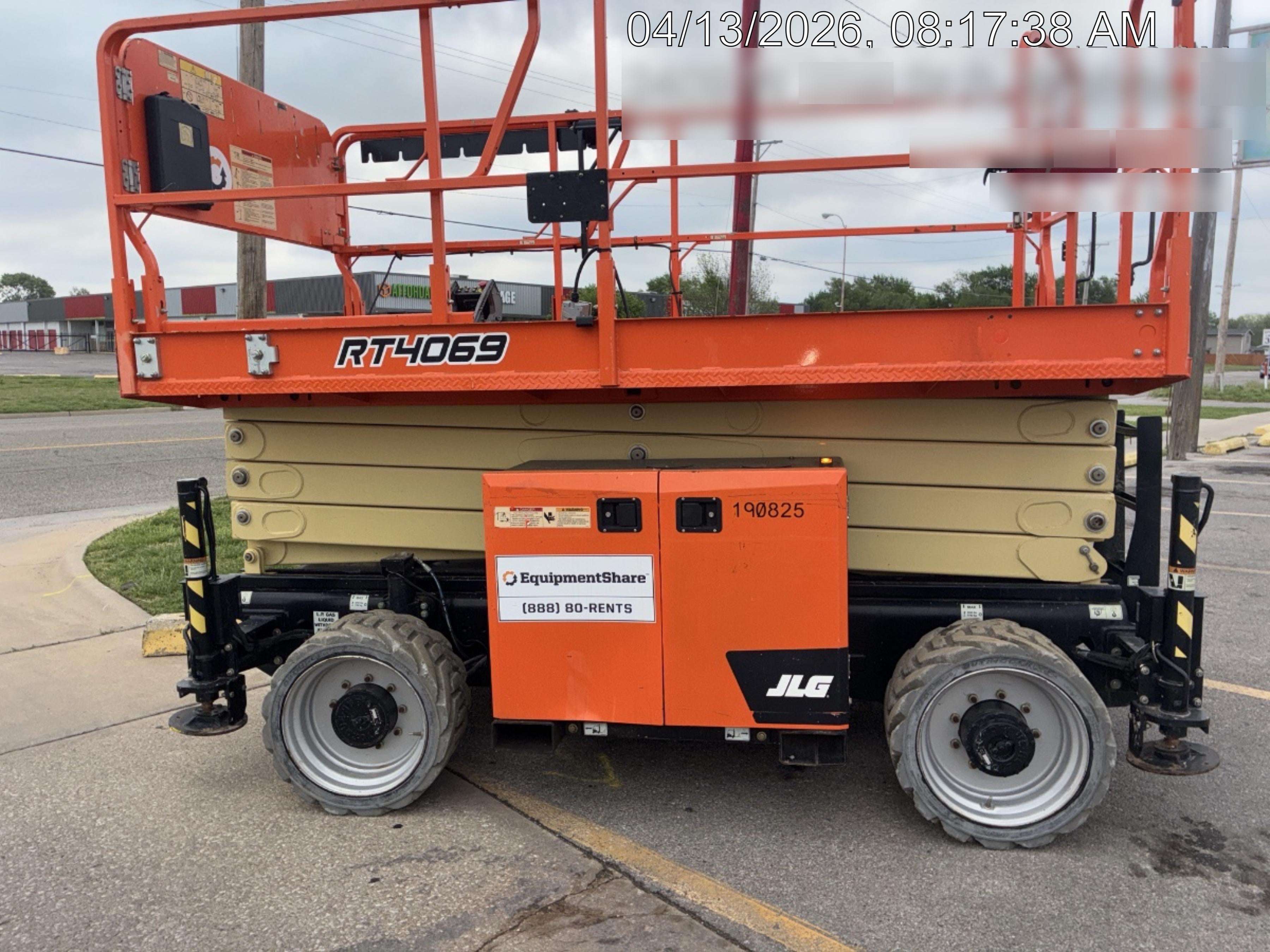 2021 JLG RT4069