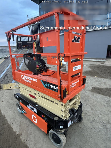 2025 JLG ES1932