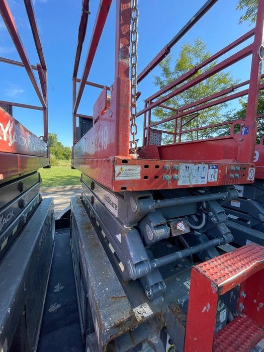 2018 Skyjack SJIII-3219 Skyjack SJIII3219 Scissor Lift w/Trojan Batteries