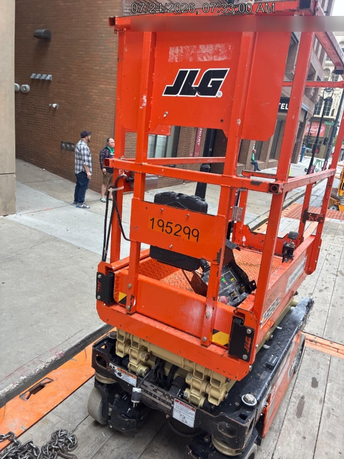 2021 JLG ES1330L