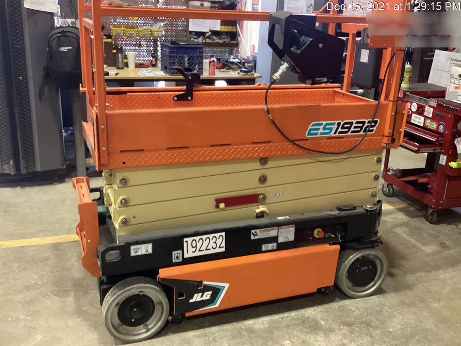 2021 JLG ES1932