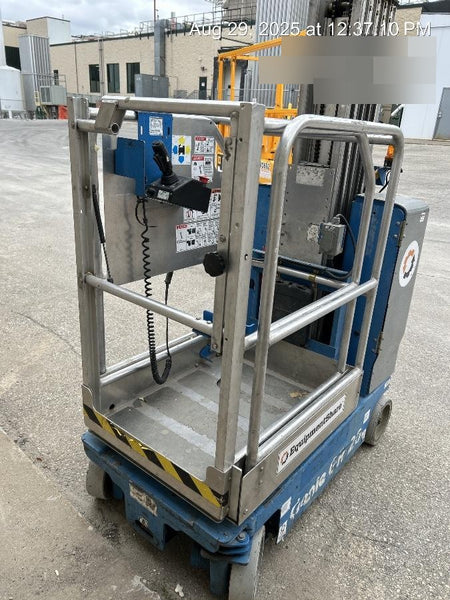 2011 GENIE GR-20