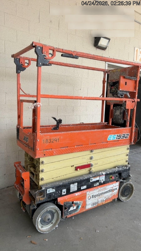 2021 JLG ES1932
