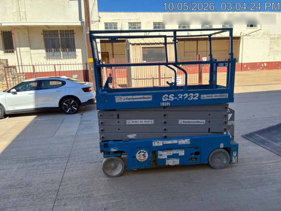 2018 Genie GS-3232 Genie GS3232 Lift w/Folding Rails and Swing Gate