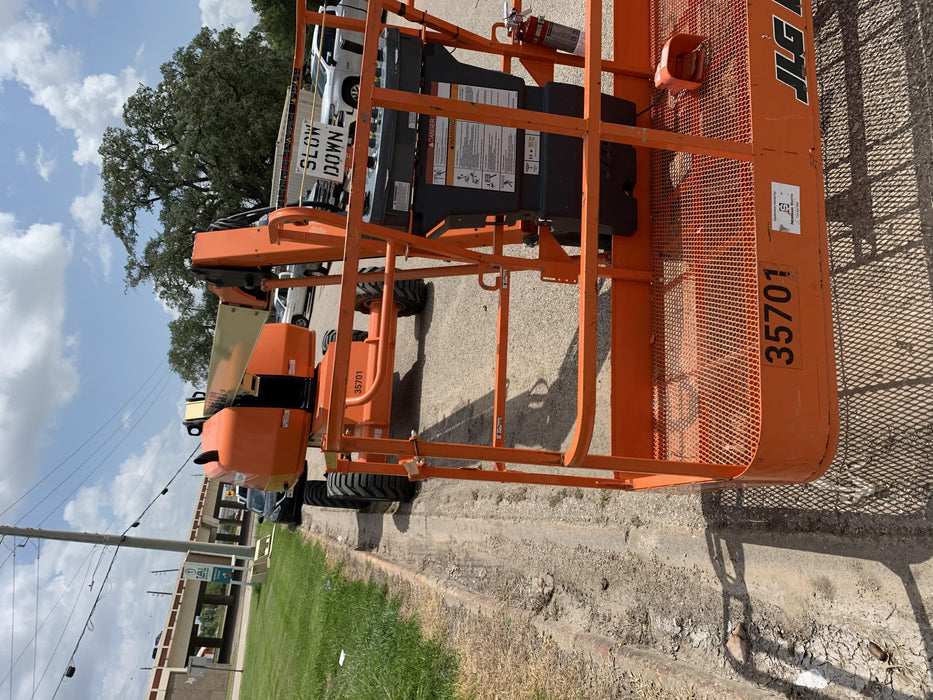 2019 JLG 460SJ