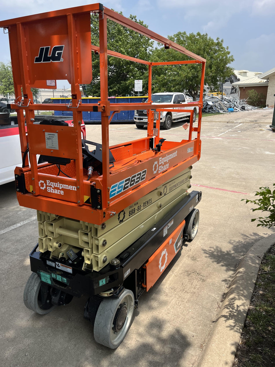2023 JLG ES2632