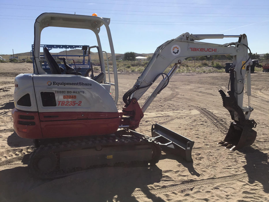 2020 TAKEUCHI TB235-2R