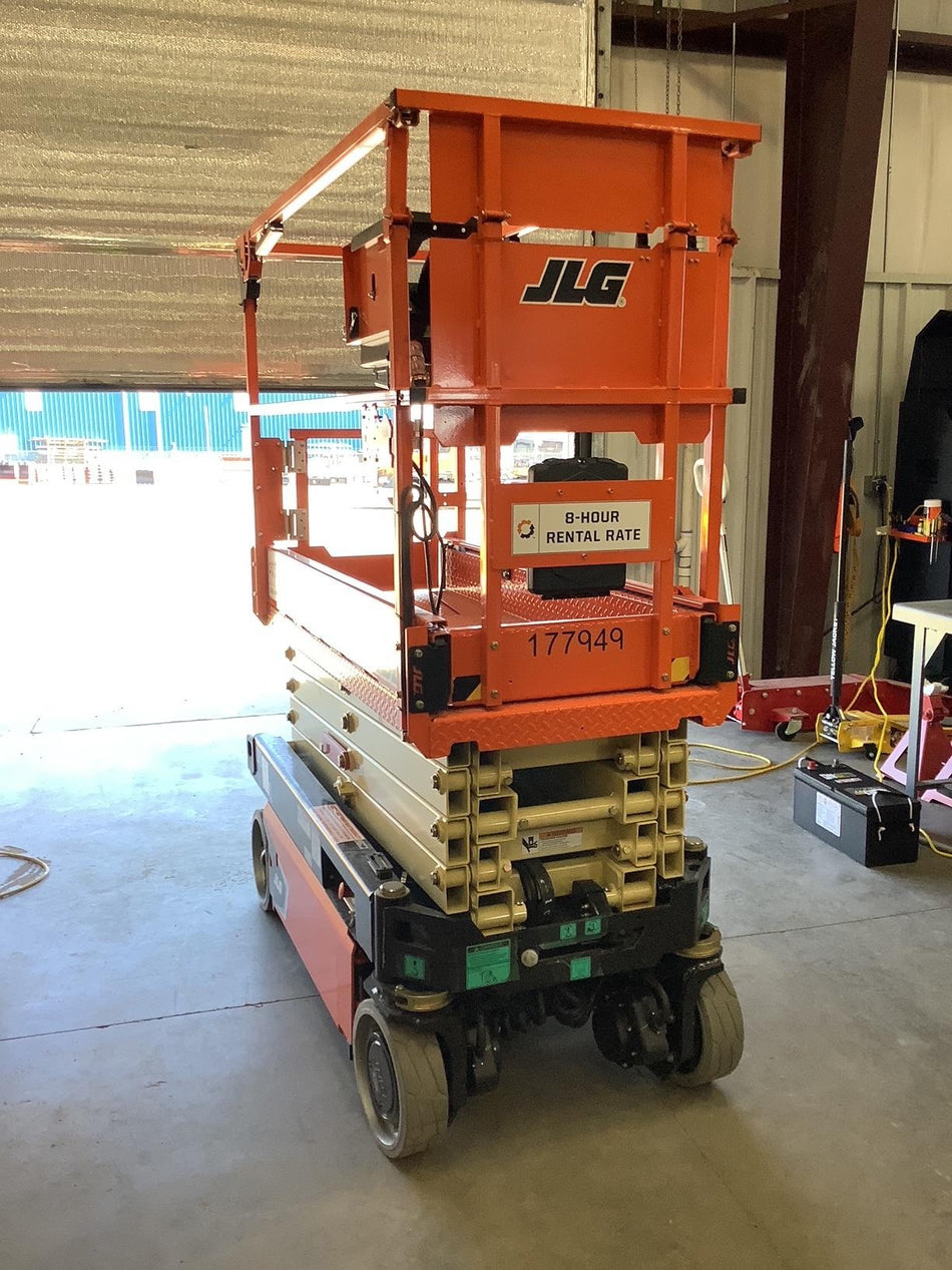 2021 JLG ES1932