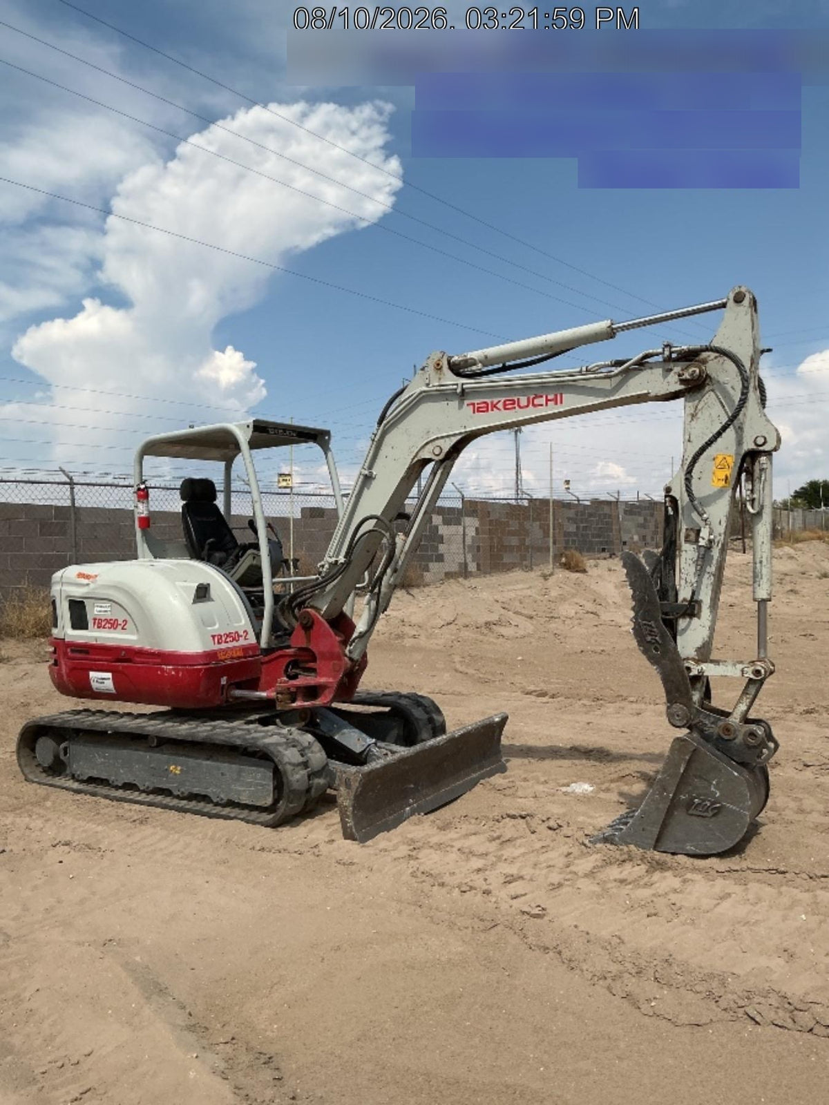 2023 TAKEUCHI TB250-2R