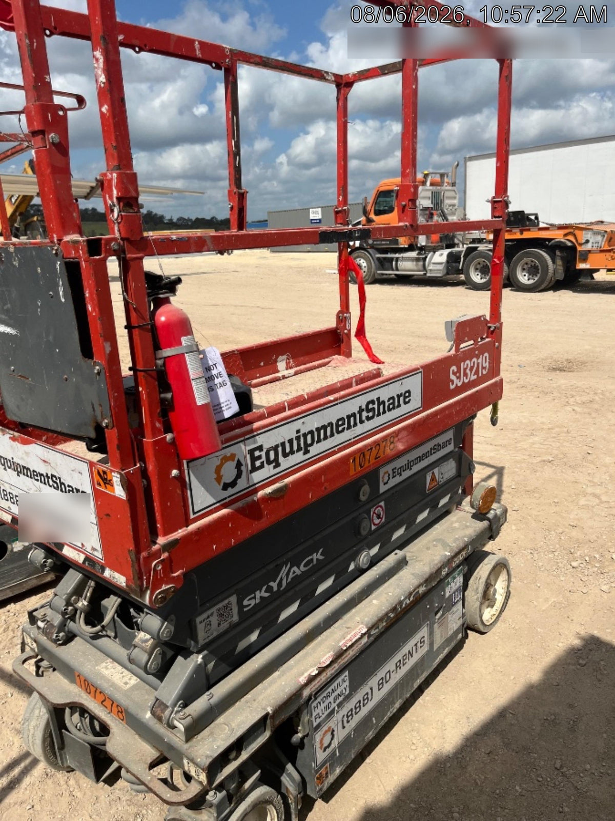 2020 Skyjack SJIII-3219 Solid NM Tires, Half height spring hinged entry gate, Dual Beacons, 800W Inverter