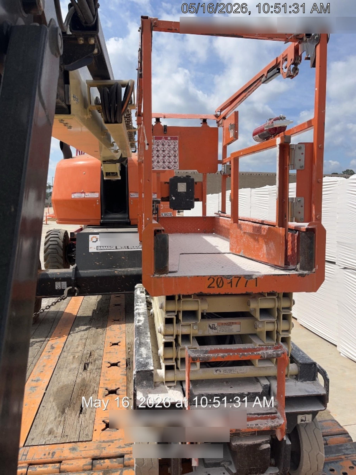 2022 JLG ES1932