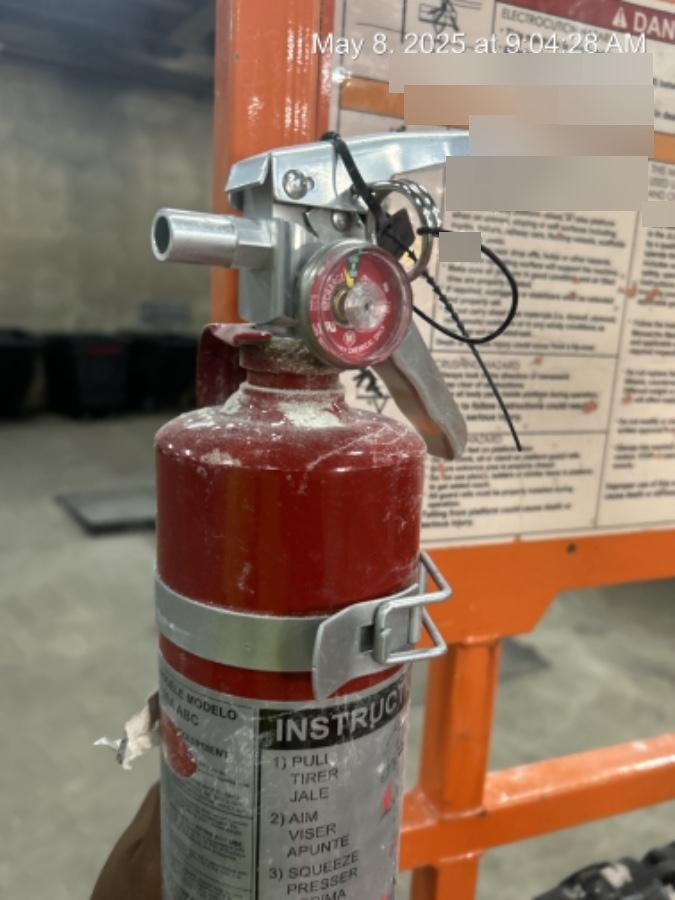 2021 JLG ES1330L