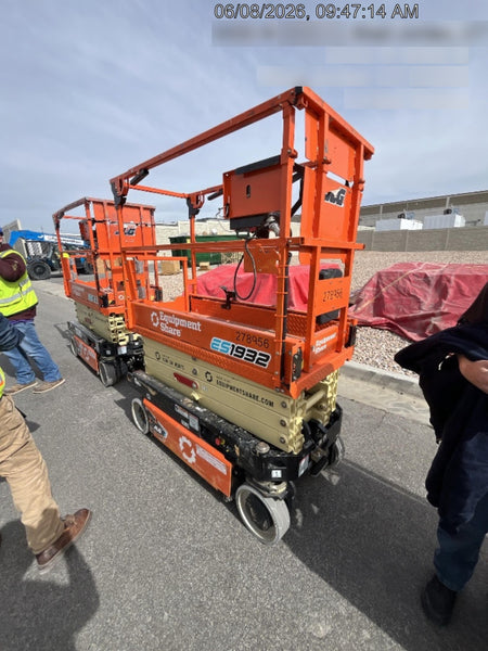 2022 JLG ES1932