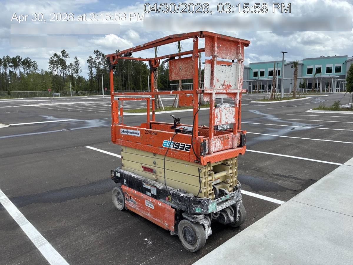 2022 JLG ES1932