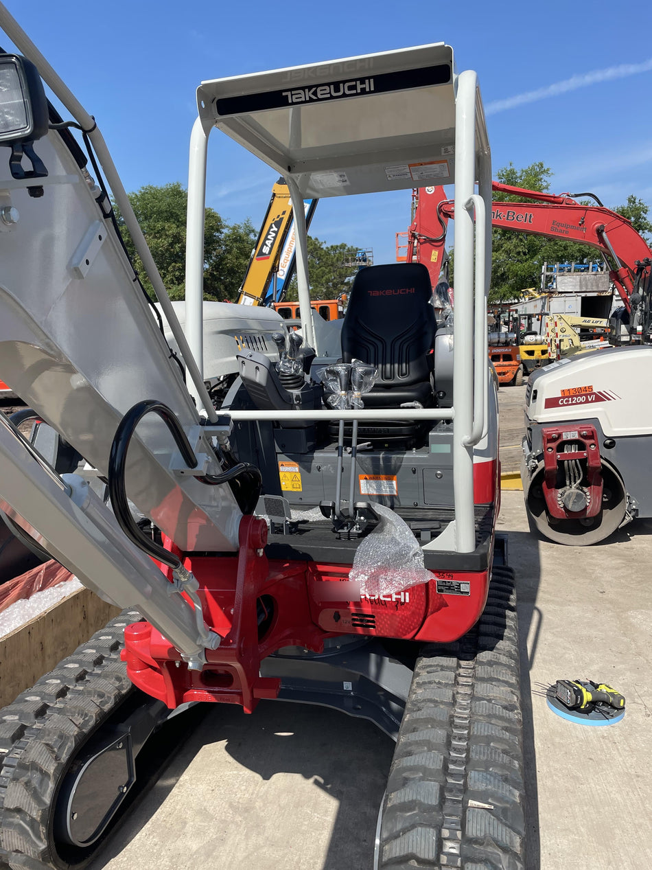 2022 TAKEUCHI TB235-2R