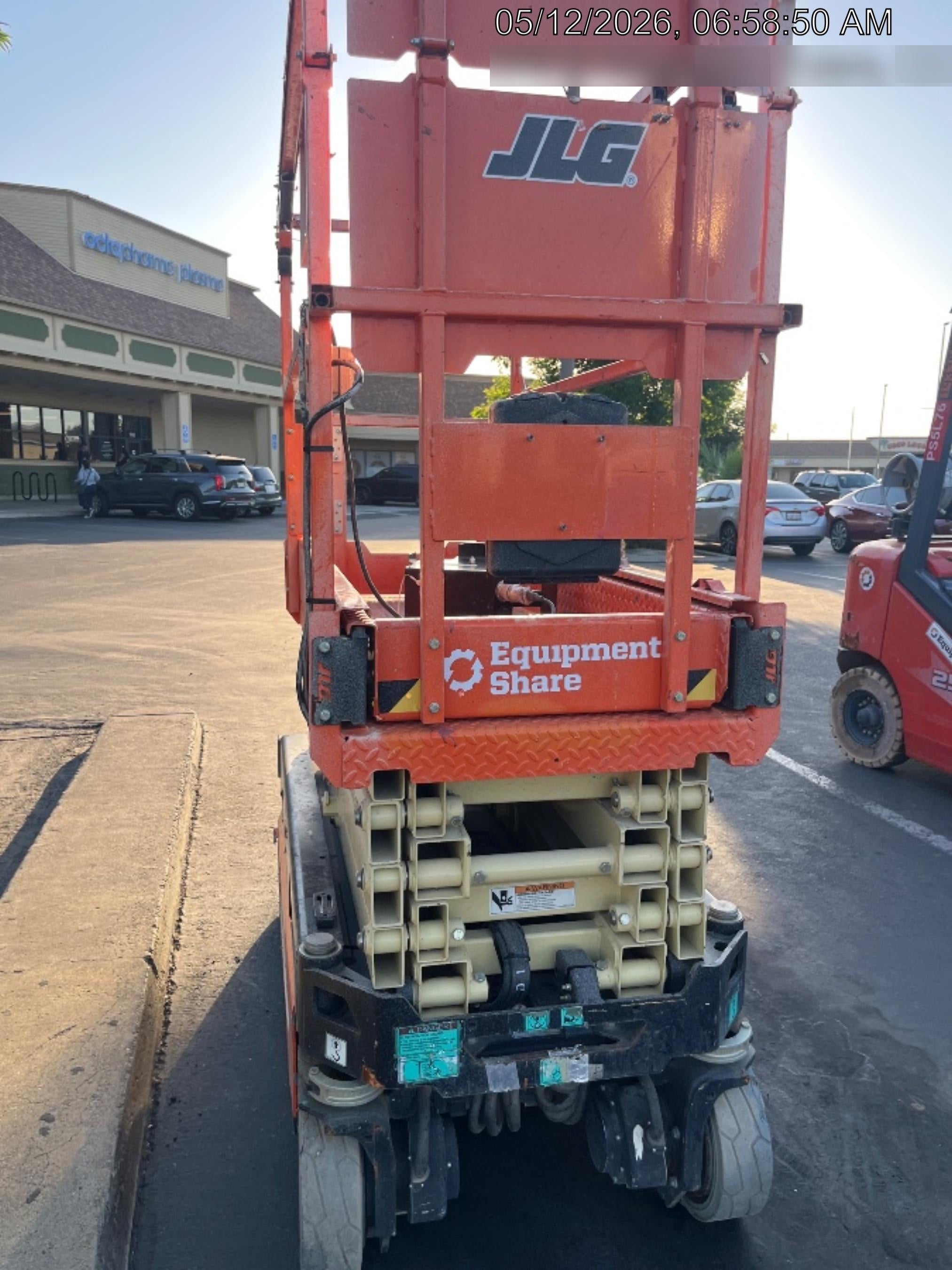 2022 JLG ES1932