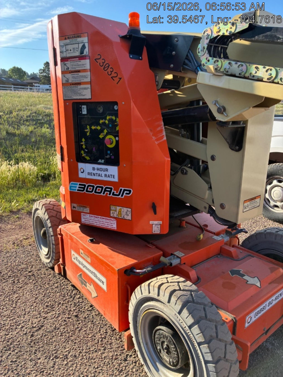 2022 JLG E300AJP