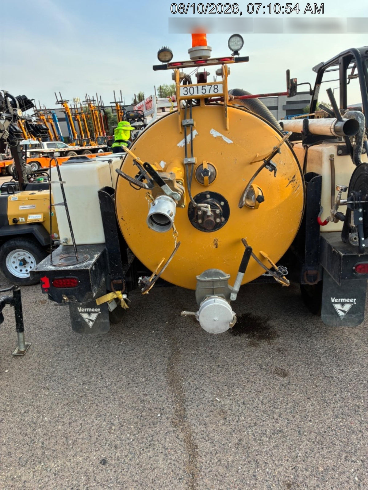 2023 VAC-TRON LP573XDT