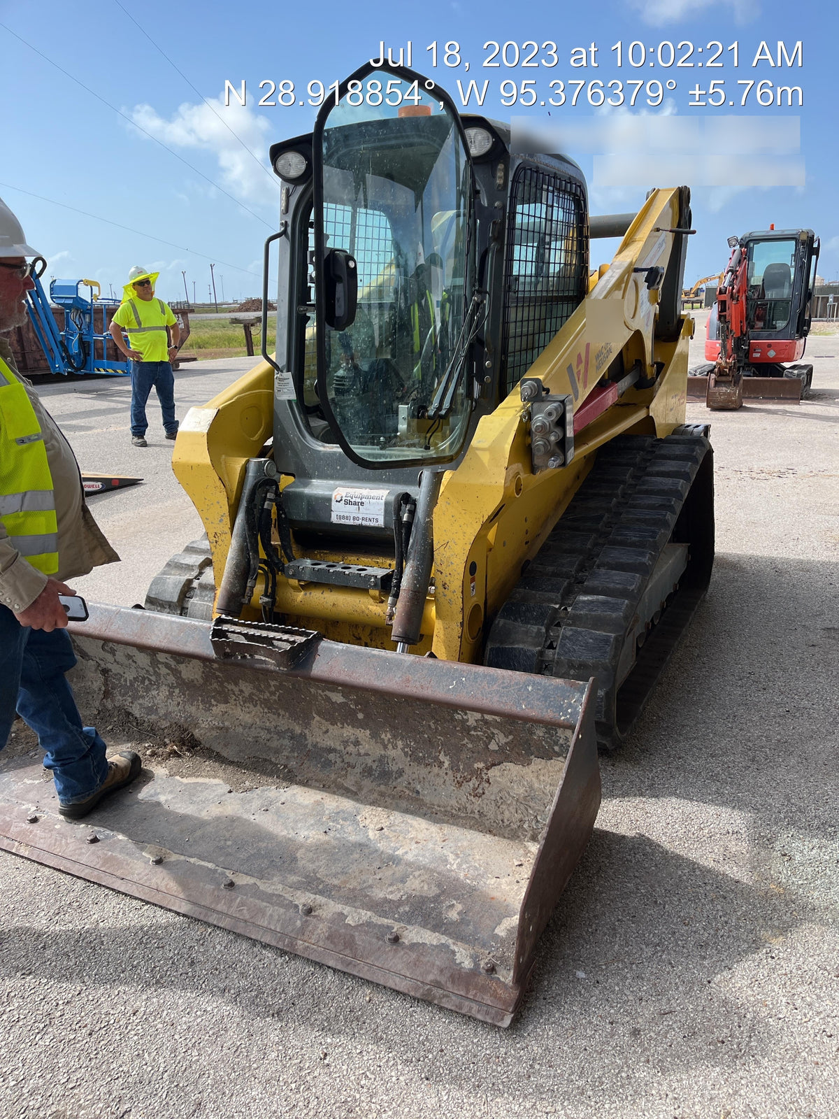 Wacker Neuson ST45 14-Pin Attachment Control T3 Bucket Leveling, Ride Control, CAB/Heat, A/C, Cyclonic Engine Pre-Cleaner, Block Heater (110v) T4F, Counter Weights, Dual Beam Work Lights,  Radio, Back-Up Camera, Zero-Drift Hydraulic Valve, Foot Throttle, 4 Way Flasher Kit, Scavenger Air Cleane, Synthetic Hydraulic Oil, High Flow LF	Hydraulic Coupler SSL/CTL