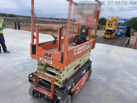 2022 JLG ES1932