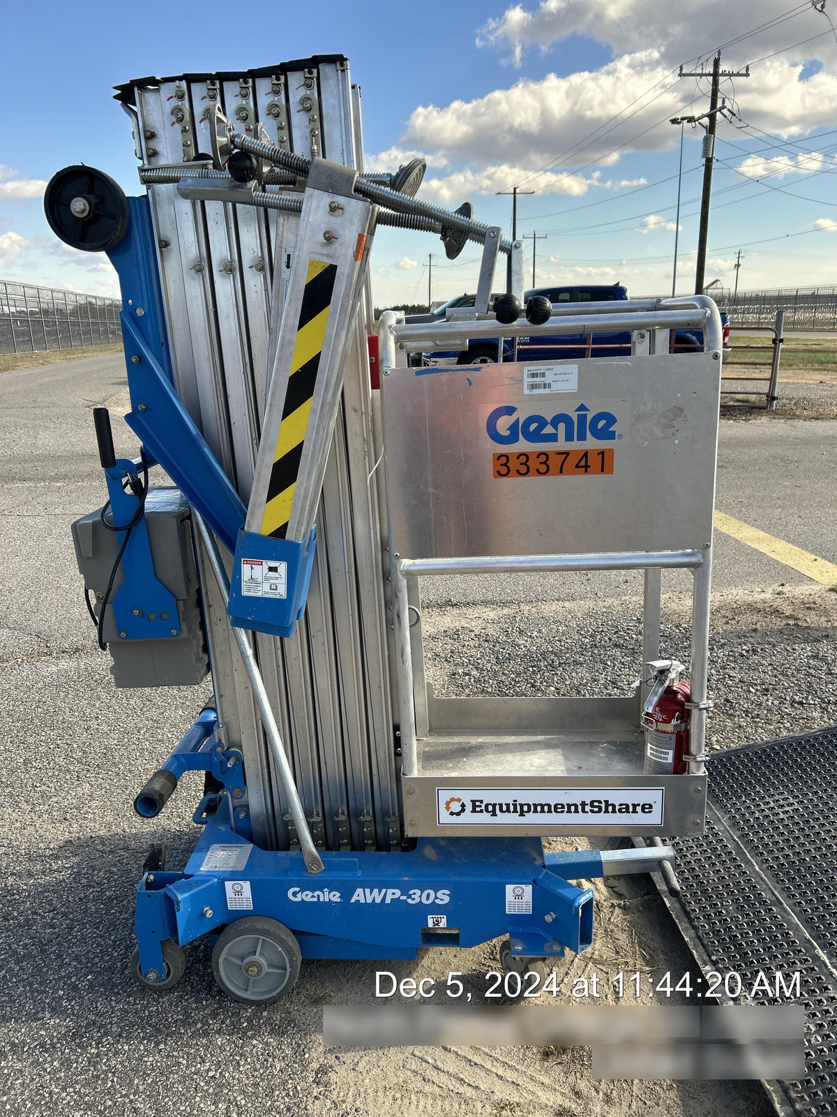 2023 GENIE AWP-30S DC