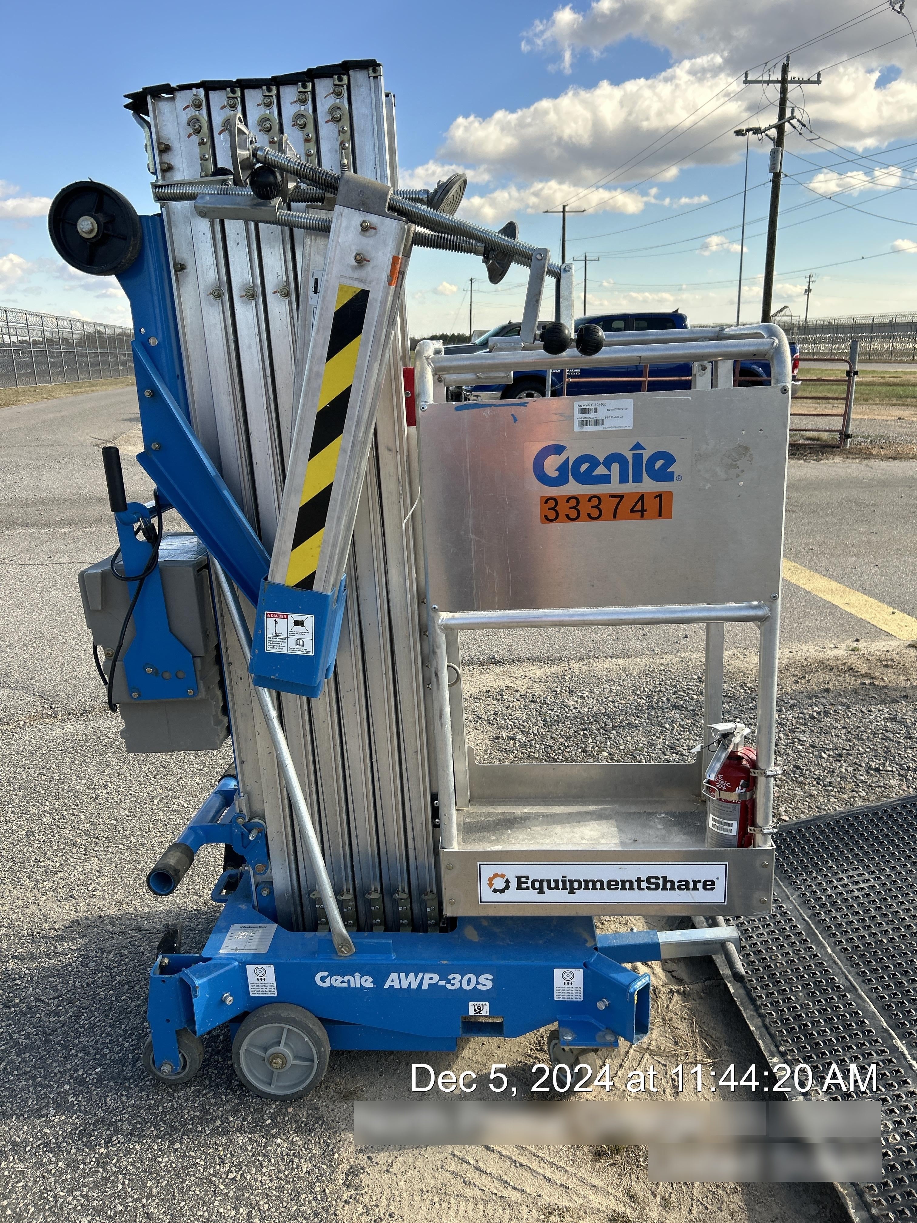2023 GENIE AWP-30S DC