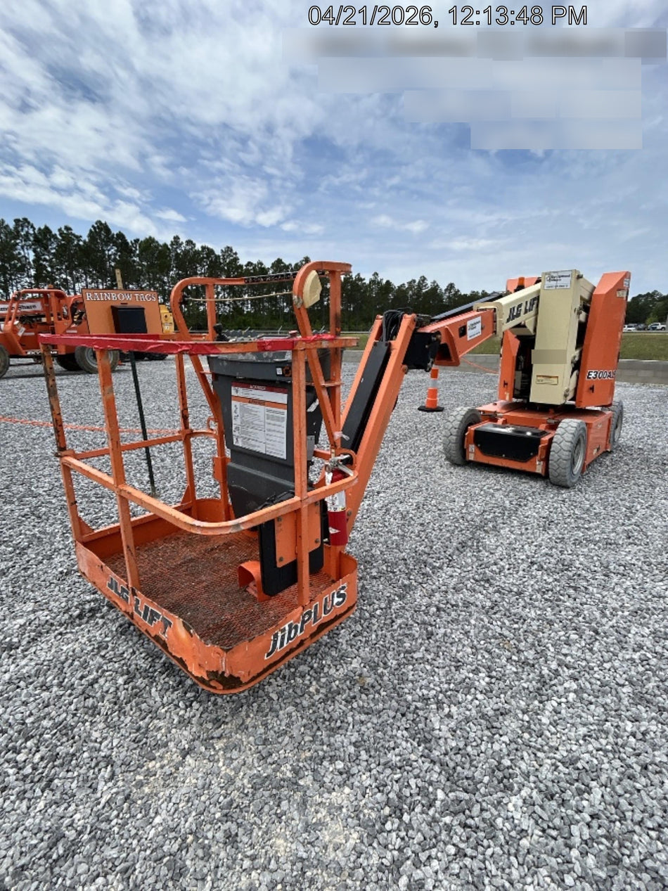 2019 JLG E300AJP