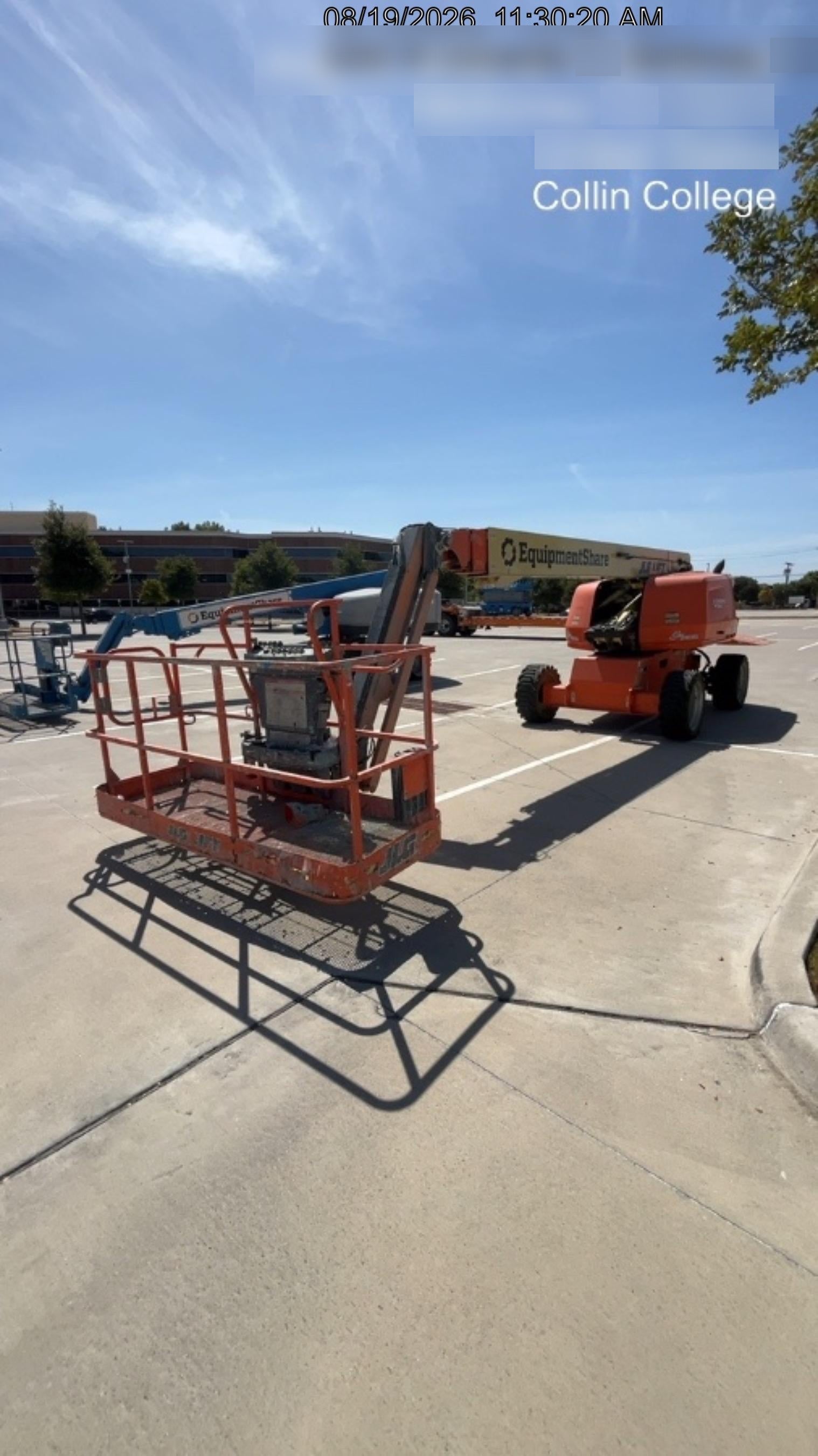 2022 JLG 660SJ
