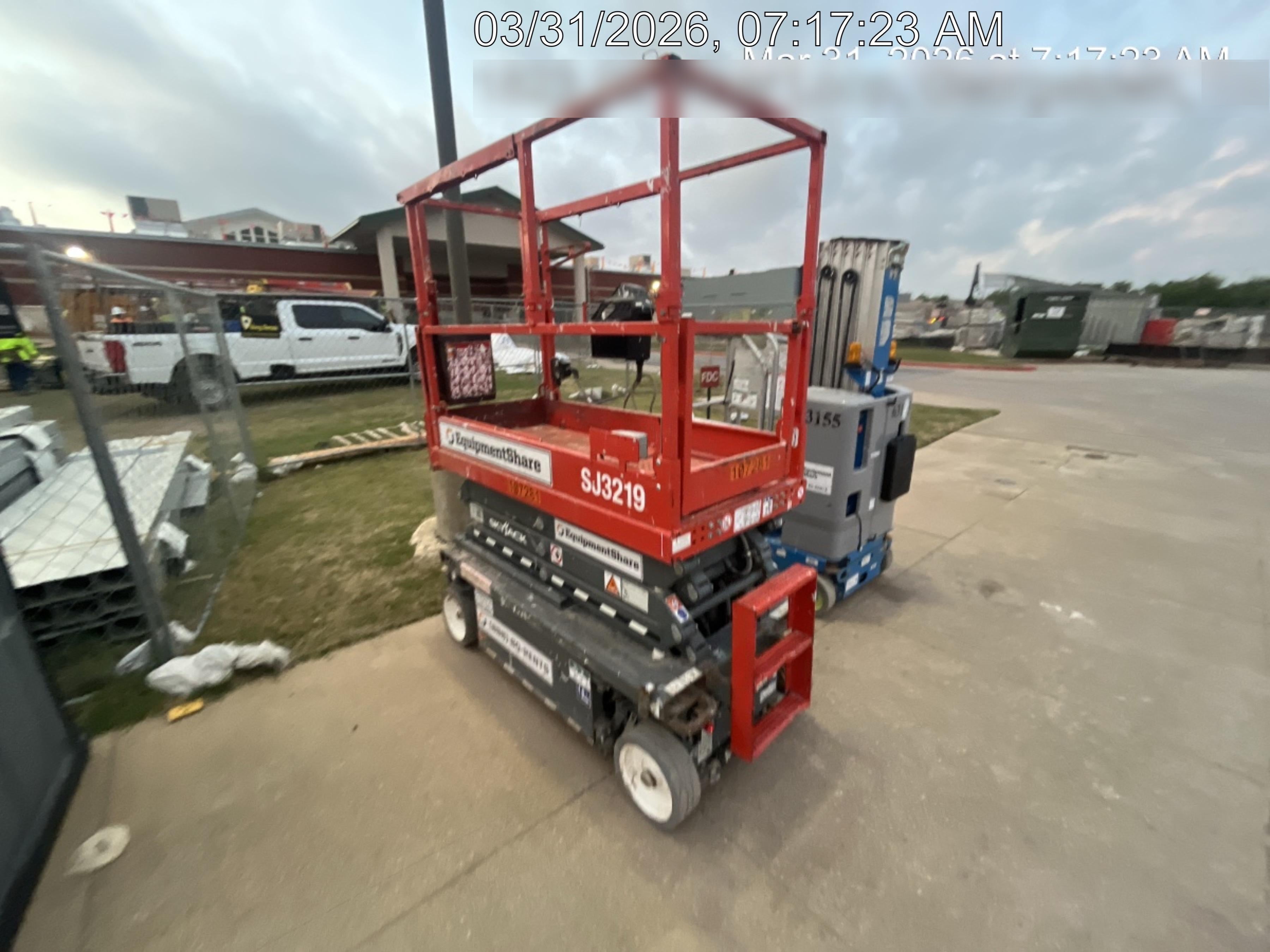 2020 Skyjack SJIII-3219 Solid NM Tires, Half height spring hinged entry gate, Dual Beacons, 800W Inverter