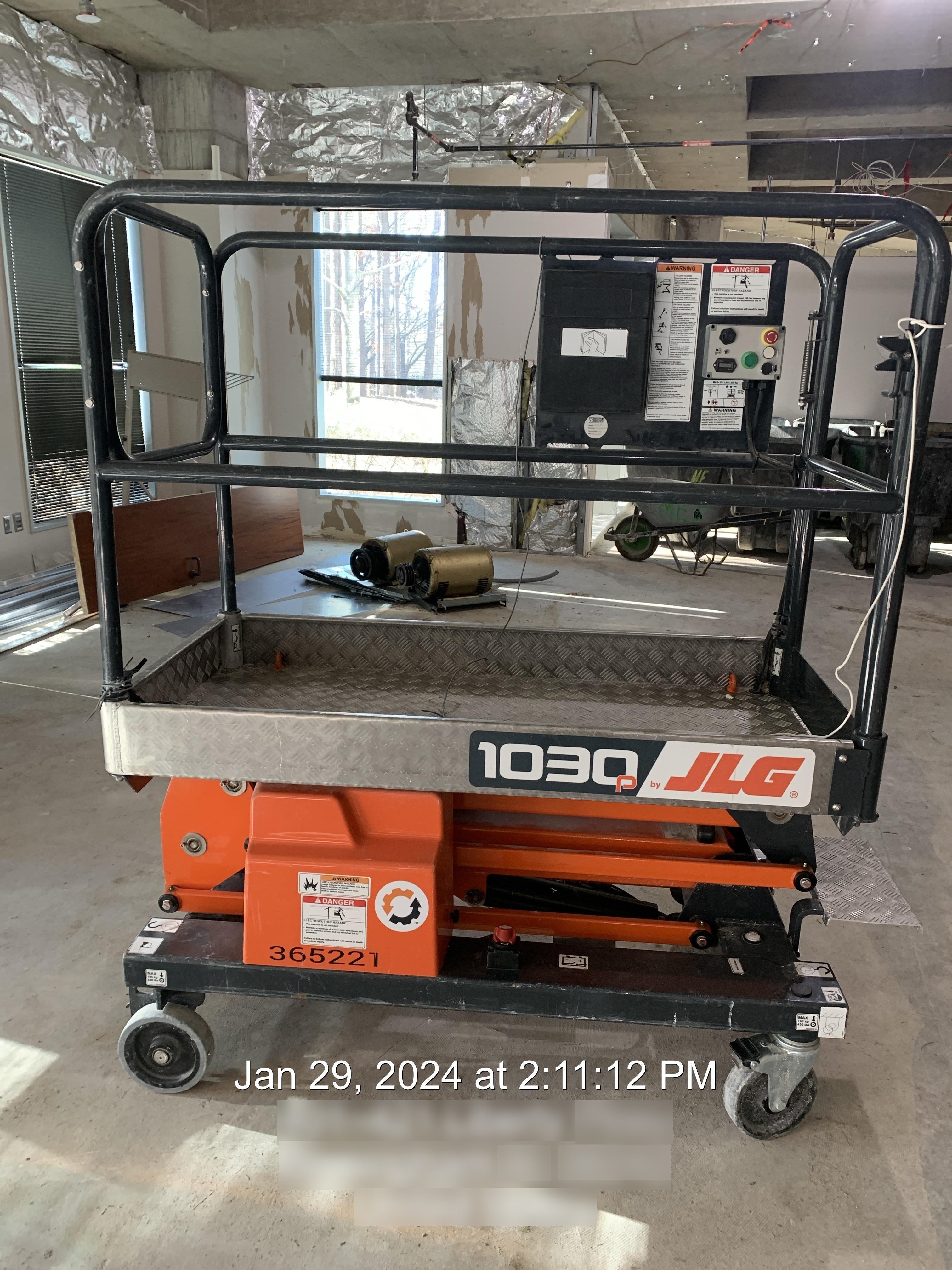 2023 JLG 1030P