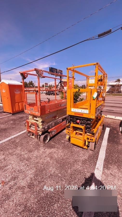 2022 JLG ES1932