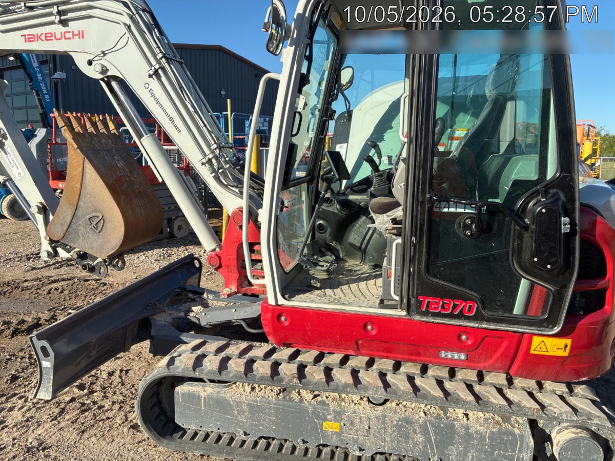 2024 TAKEUCHI TB370CR