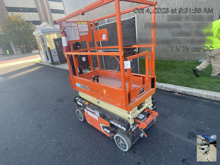 2022 JLG ES1330L
