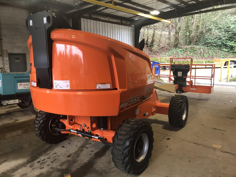 2019 JLG 400S