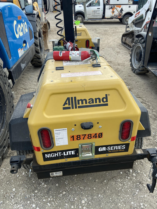 Allmand NLV3GR (4) LED Light Fixture 350W, 23' Vertical Mast, 3kW Prime, Towable, Deep Sea L401, Leveling Jacks, Yanmar T4F 5.8hp