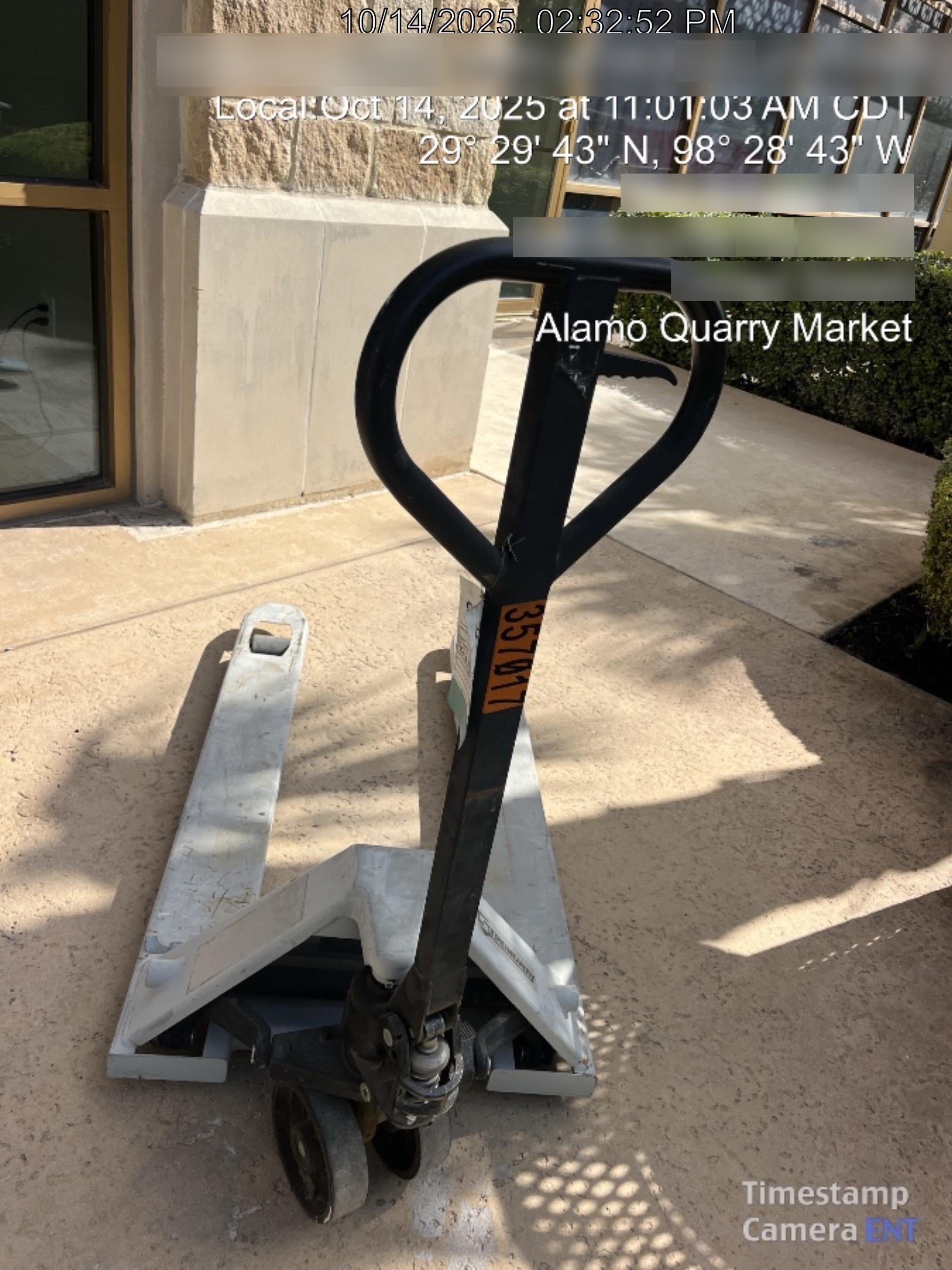 2023 STRONGWAY 4400 lb Pallet Jack