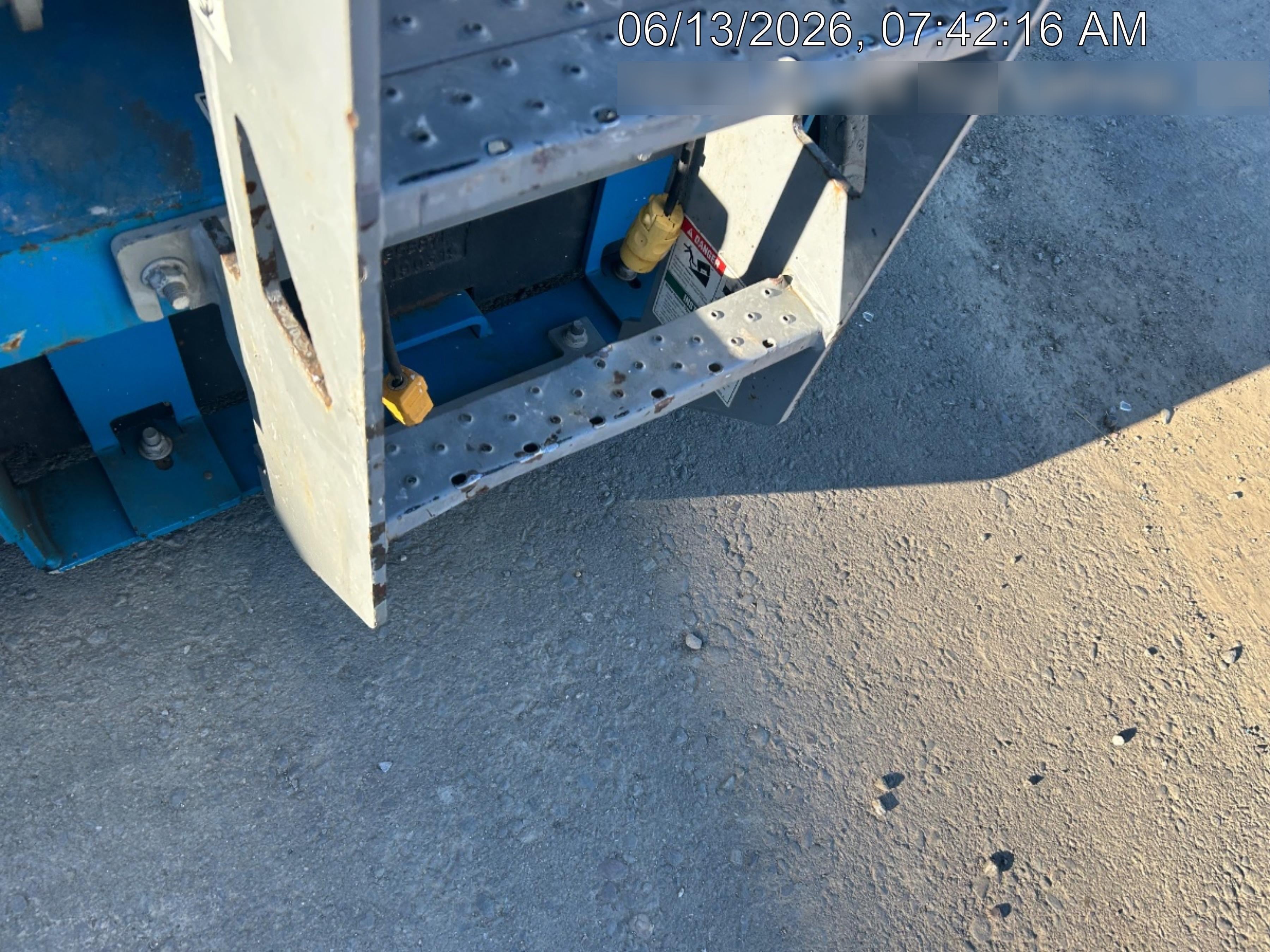 2019 Genie GS-4047 Folding rails with half height swing gate, 800W Inverter
