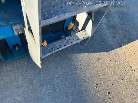 2019 Genie GS-4047 Folding rails with half height swing gate, 800W Inverter
