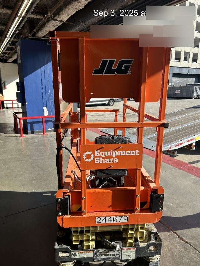 2022 JLG ES1330L