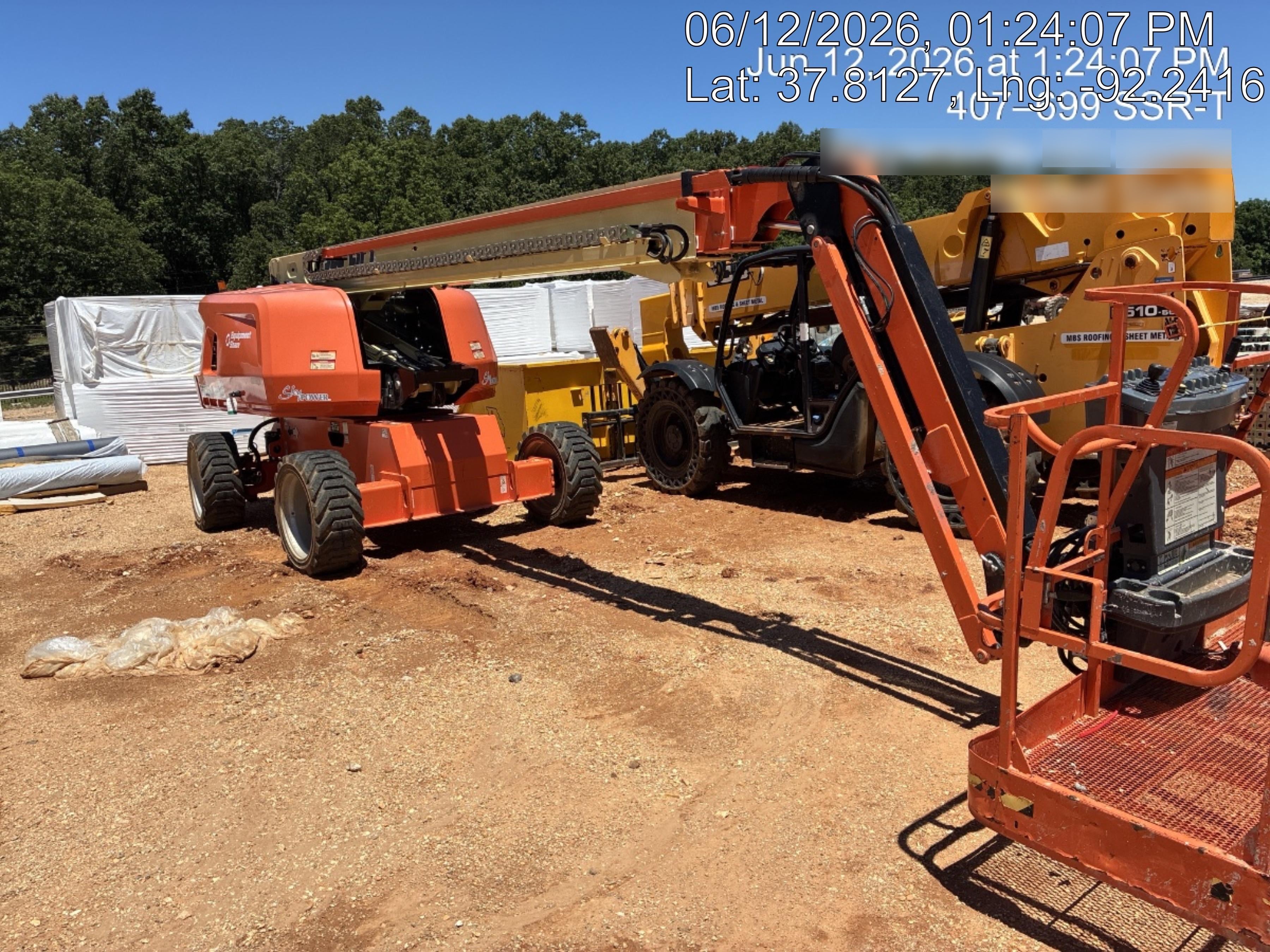 2023 JLG 660SJ