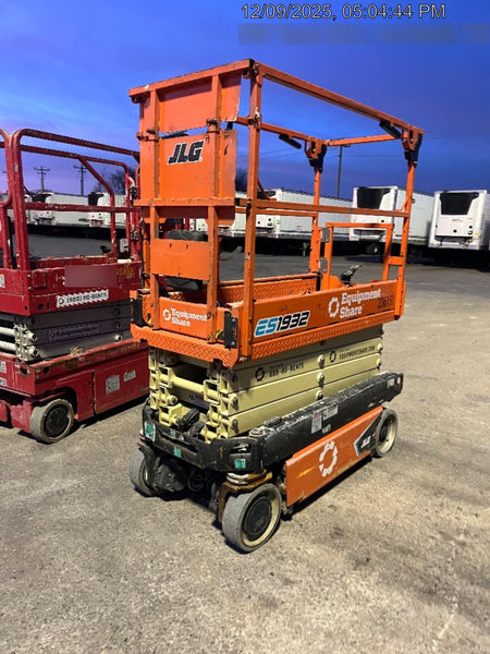 2022 JLG ES1932