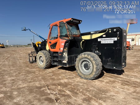 2022 JLG 1075