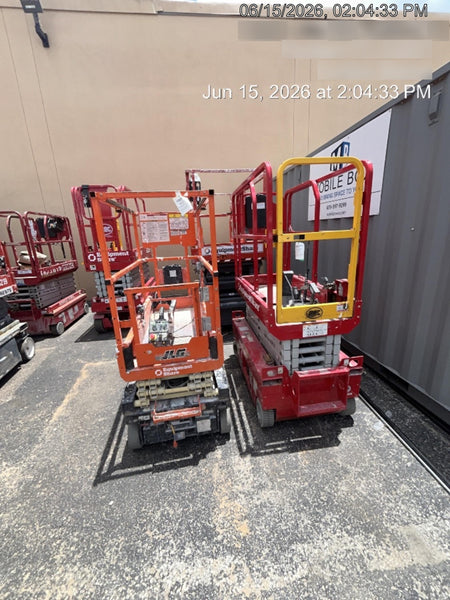 2022 JLG ES1330L
