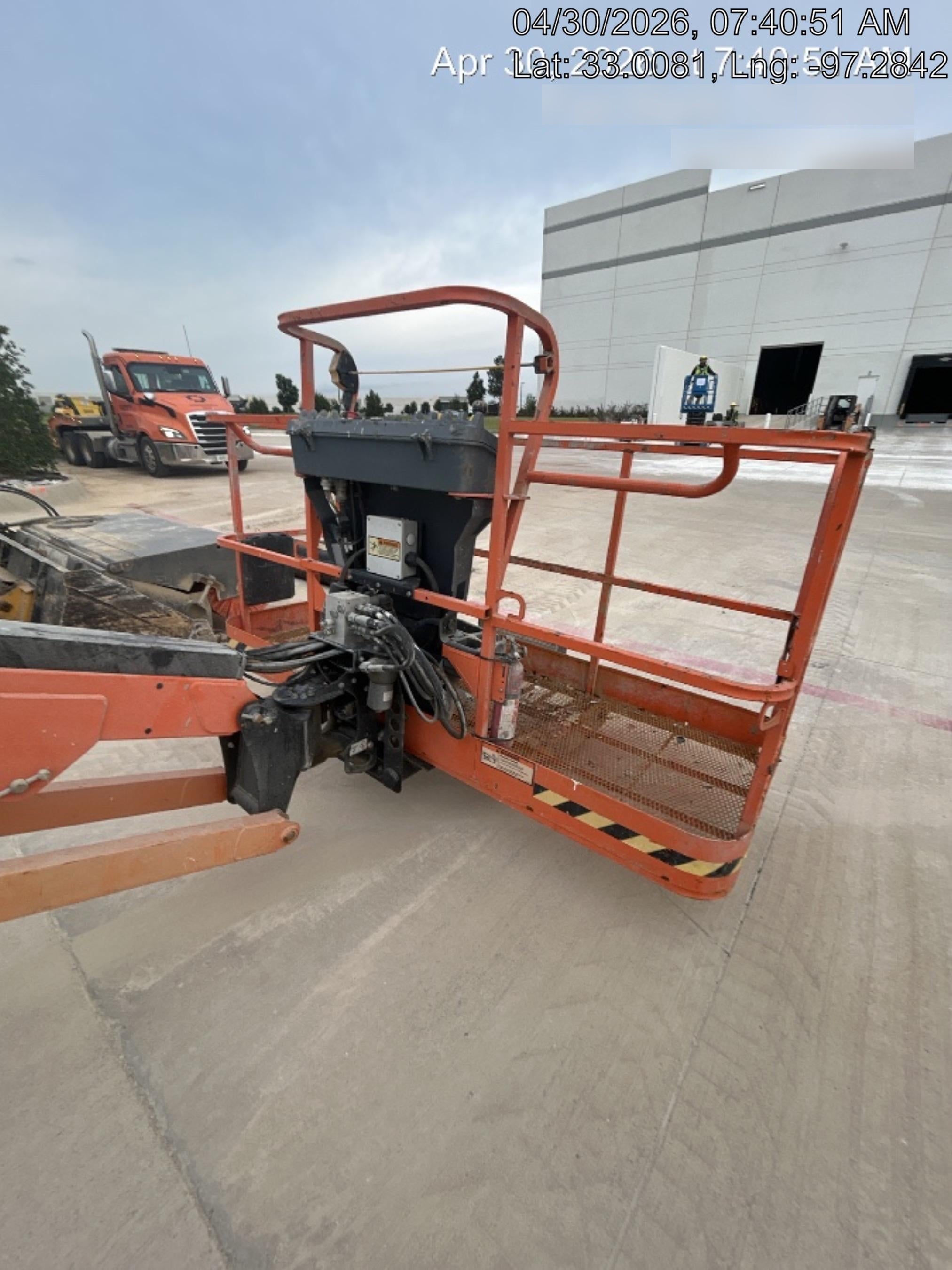 2022 JLG 660SJ
