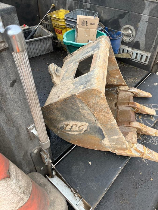 2019 DOOSAN 24" Excavator Bucket