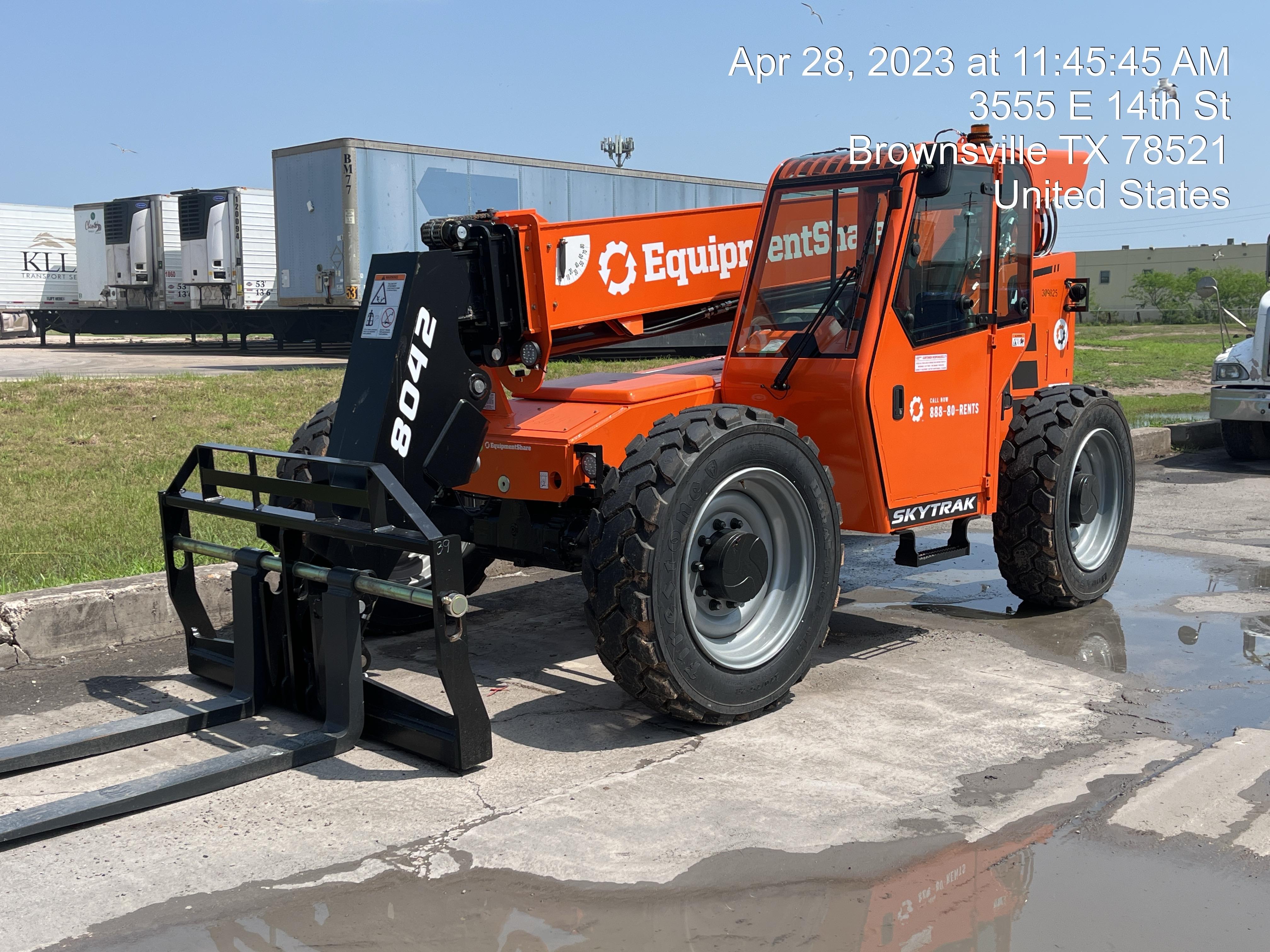 2023 SKYTRAK 8042