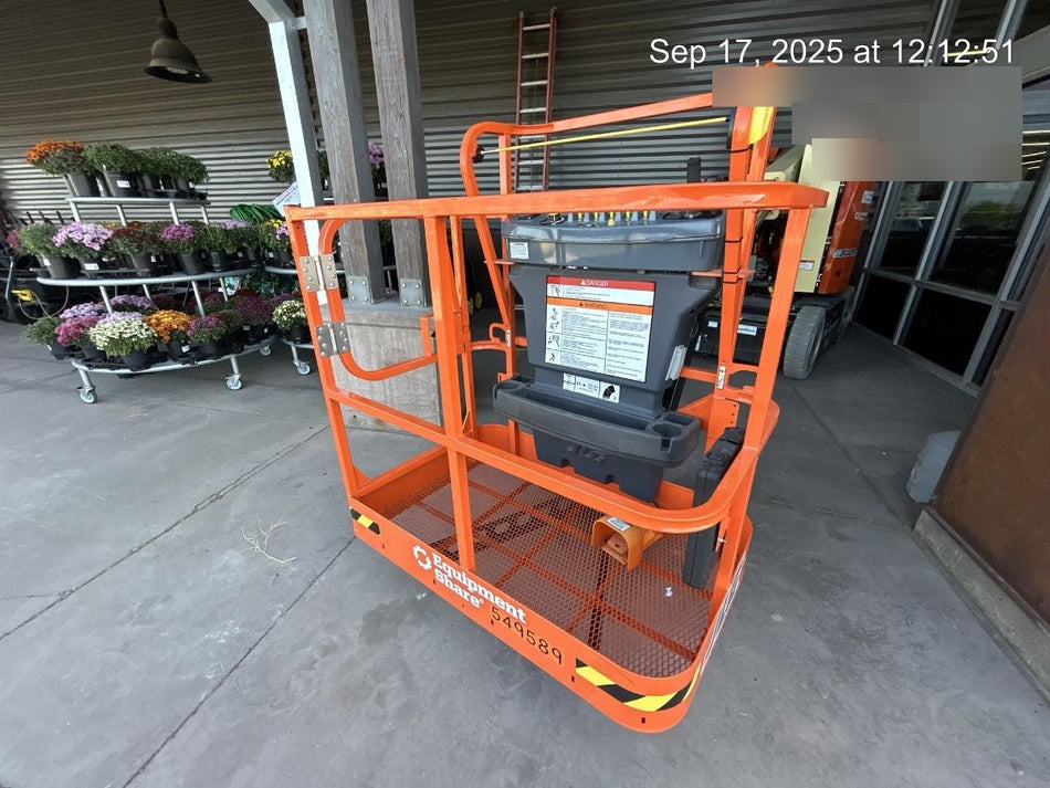 2025 JLG E300AJP