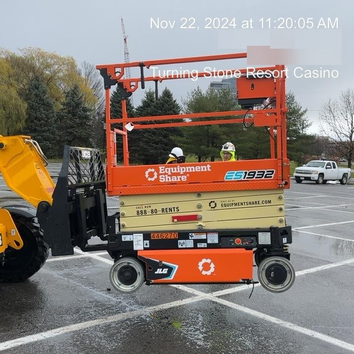2024 JLG ES1932