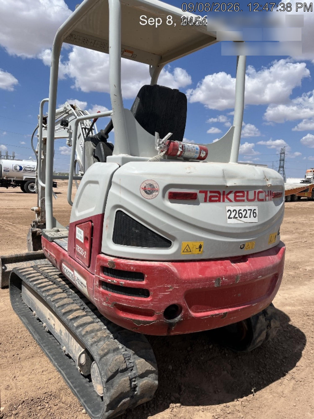 2022 TAKEUCHI TB235-2R