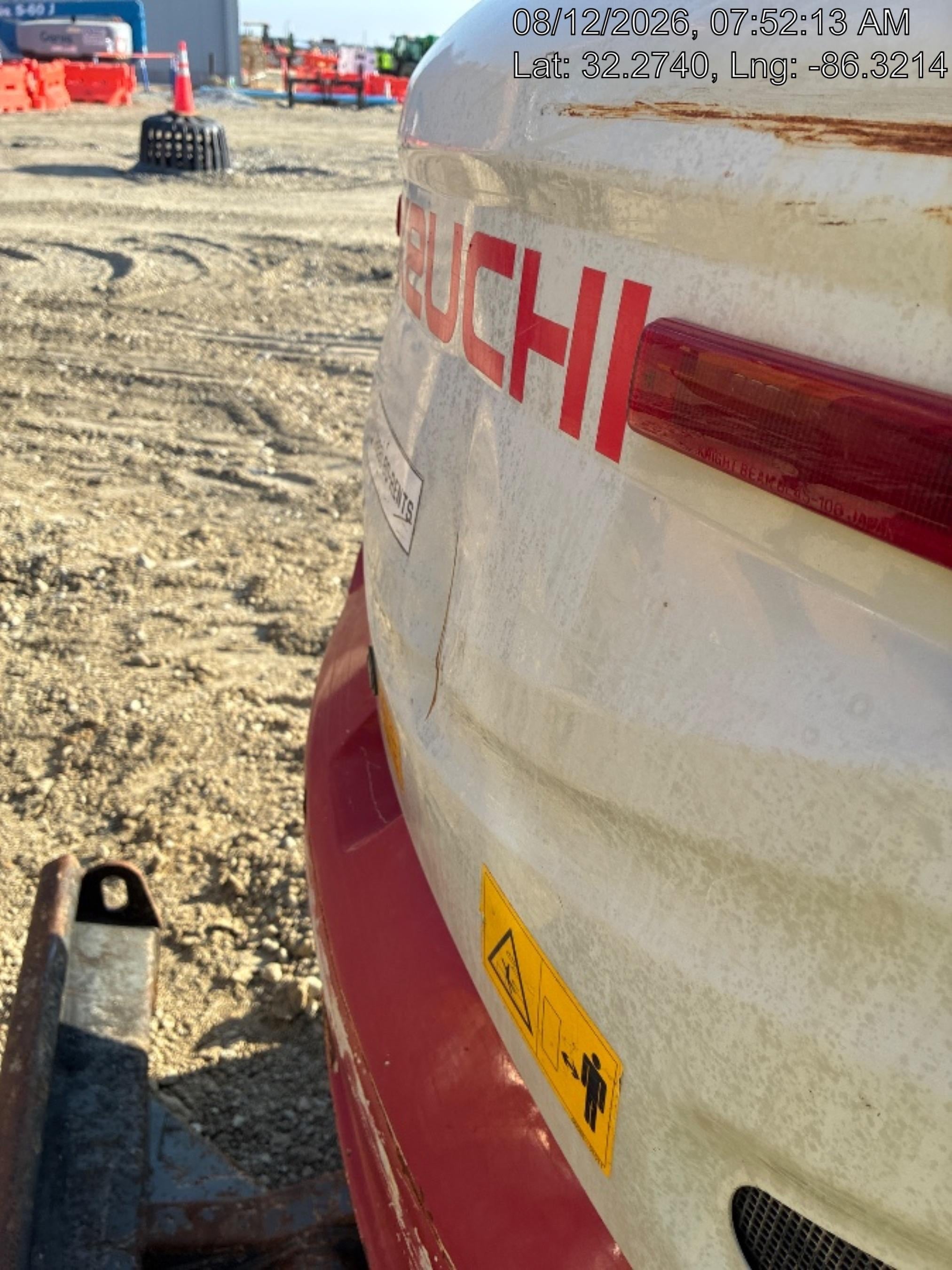 2022 TAKEUCHI TB235-2R